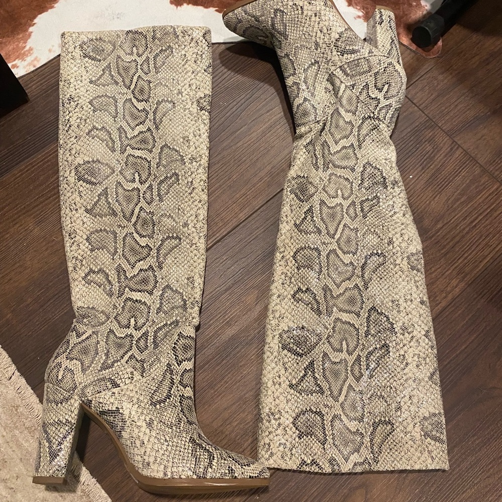 Express Beige Snakeskin Heeled Boots